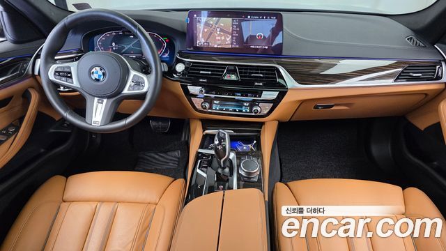 BMW 5-Series 2021 — photo 10