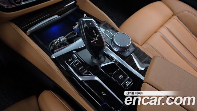 BMW 5-Series 2021 — photo 12