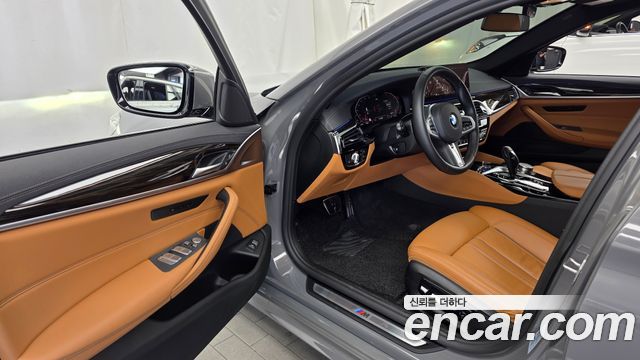 BMW 5-Series 2021 — photo 13