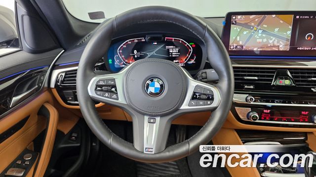 BMW 5-Series 2021 — photo 19