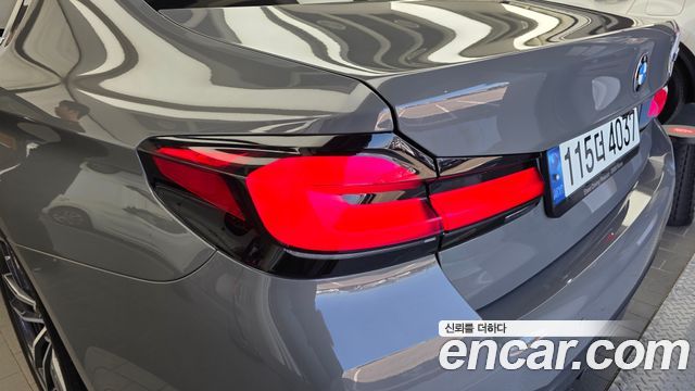 BMW 5-Series 2021 — photo 9