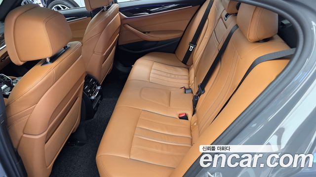BMW 5-Series 2021 — photo 16