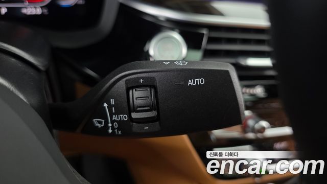 BMW 5-Series 2021 — photo 27
