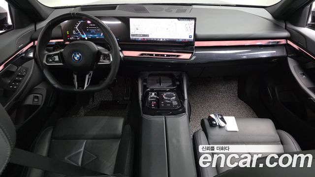 BMW 5-Series 2024 — photo 10