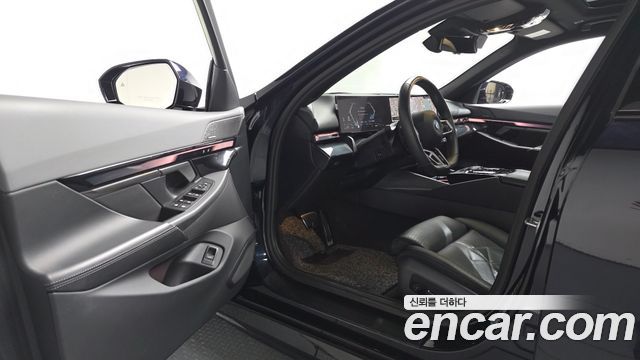 BMW 5-Series 2024 — photo 13