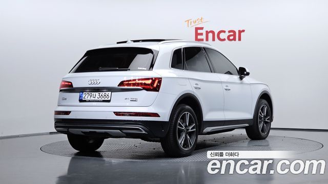 Audi Q5 2022 — photo 2