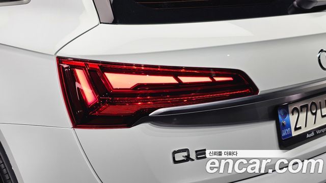 Audi Q5 2022 — photo 9
