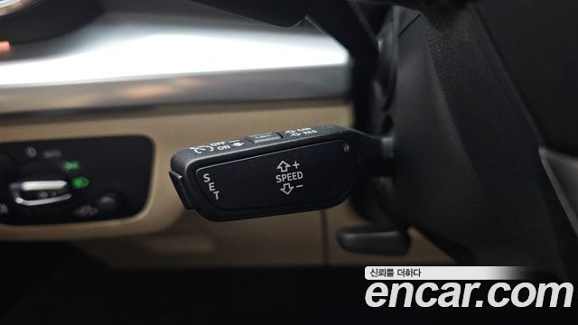 Audi Q5 2022 — photo 28