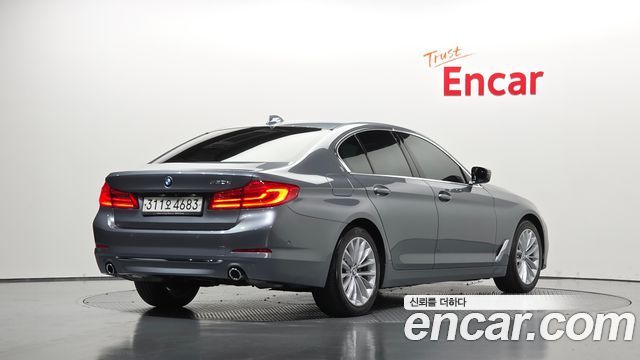 BMW 5-Series 2020 — photo 2