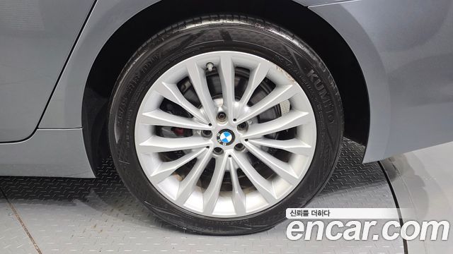 BMW 5-Series 2020 — photo 5