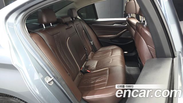 BMW 5-Series 2020 — photo 18