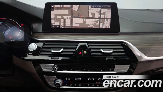 BMW 5-Series 2020 — photo 21