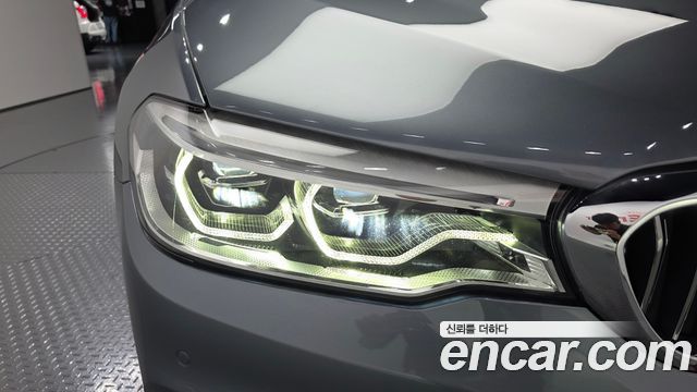 BMW 5-Series 2020 — photo 8