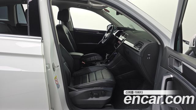 Volkswagen Tiguan 2022 — photo 10