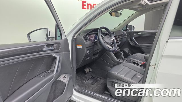 Volkswagen Tiguan 2022 — photo 13