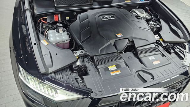 Audi Q8 2022 — photo 6