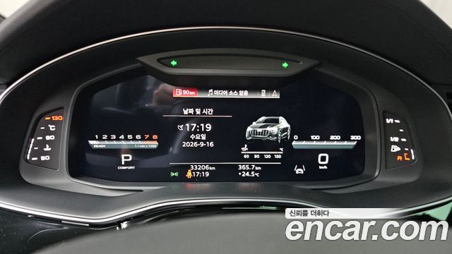 Audi Q8 2022 — photo 11