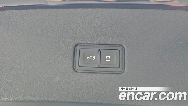 Audi Q8 2022 — photo 23