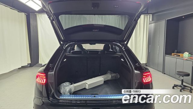 Audi Q8 2022 — photo 24