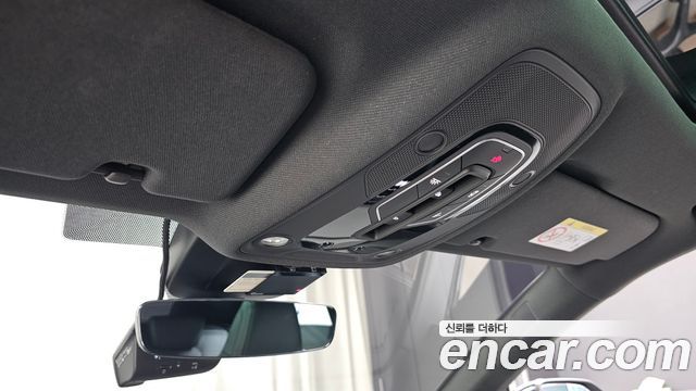 Audi Q8 2022 — photo 26