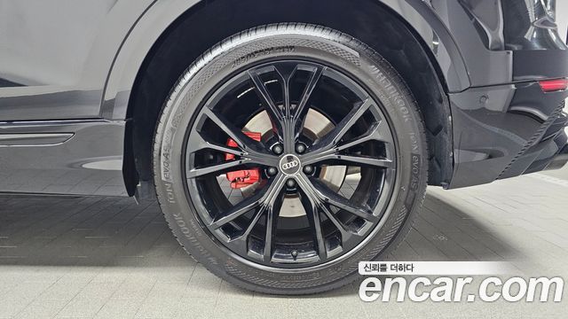 Audi Q8 2022 — photo 7