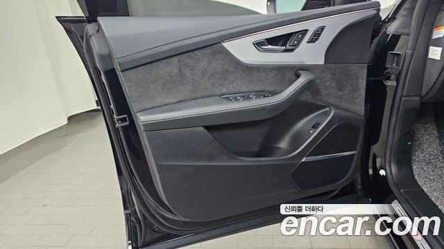 Audi Q8 2022 — photo 14