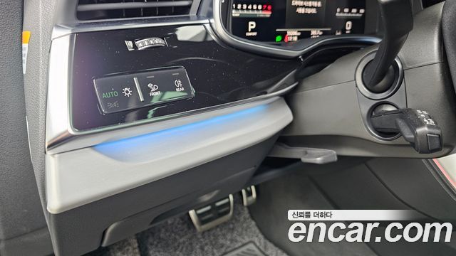 Audi Q8 2022 — photo 27