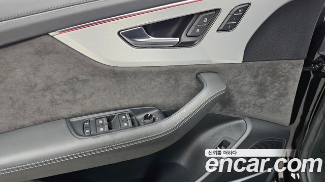 Audi Q8 2022 — photo 29