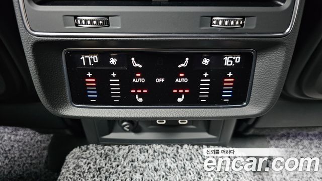 Audi Q8 2022 — photo 32