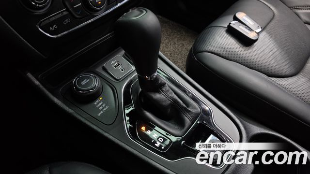 Jeep Cherokee 2020 — photo 9
