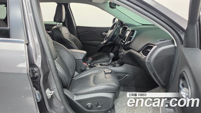 Jeep Cherokee 2020 — photo 11