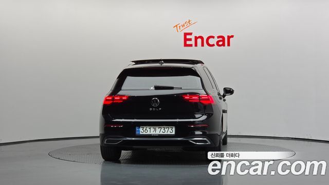 Volkswagen Golf 2023 — photo 4