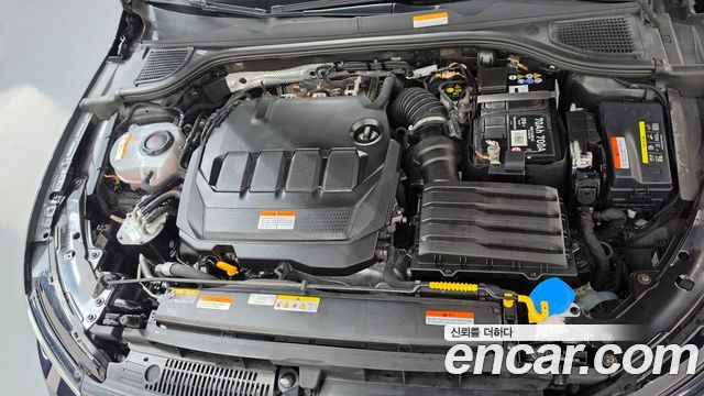 Volkswagen Golf 2023 — photo 6