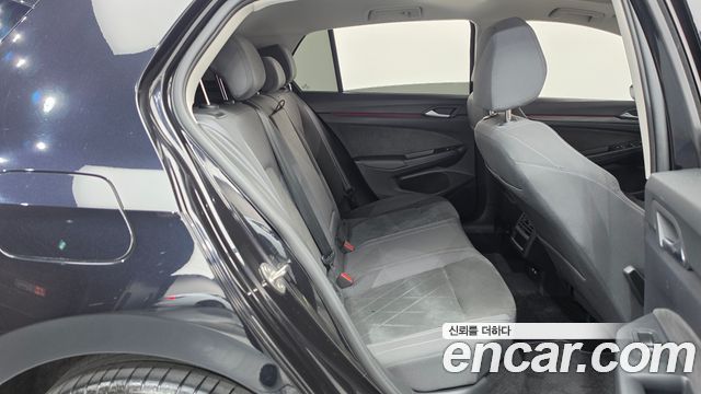 Volkswagen Golf 2023 — photo 12