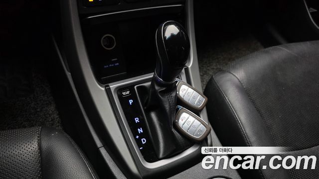 Hyundai AVANTE 2016 — photo 12
