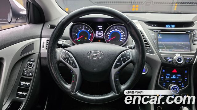 Hyundai AVANTE 2016 — photo 19