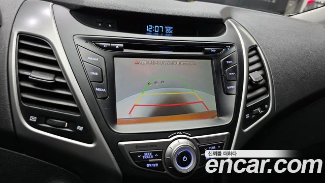 Hyundai AVANTE 2016 — photo 21
