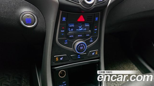 Hyundai AVANTE 2016 — photo 22