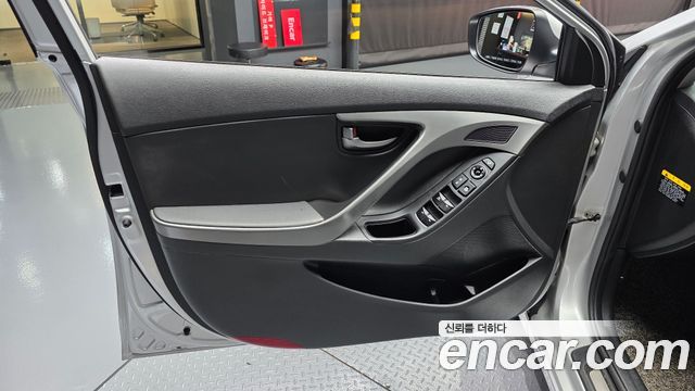 Hyundai AVANTE 2016 — photo 14