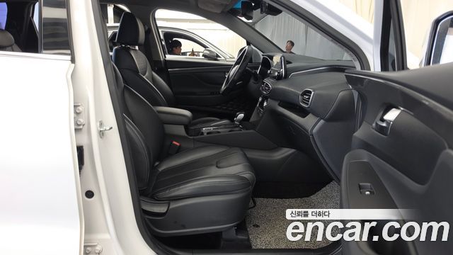 Hyundai Santafe 2019 — photo 11