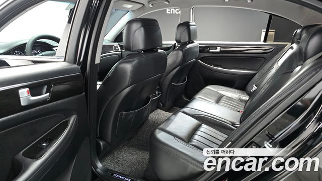 Hyundai Genesis 2012 — photo 11