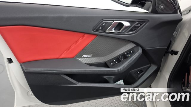 BMW 1-Series 2025 — photo 14