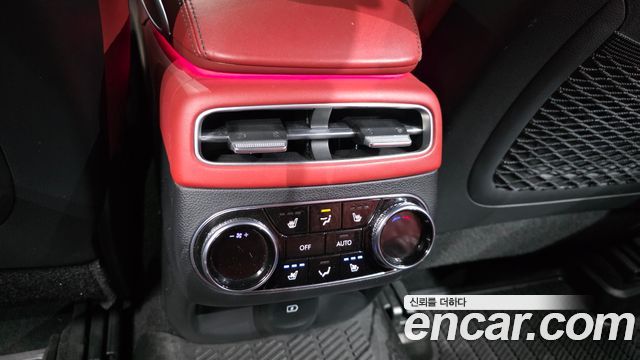 Genesis GV70 2022 — photo 19