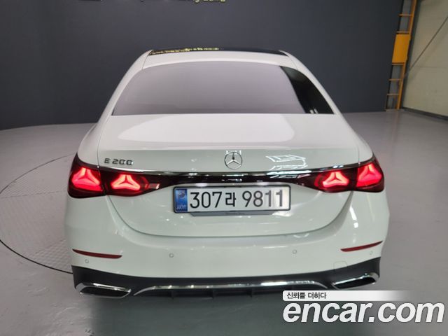 Mercedes-Benz E-Class 2026 — photo 4