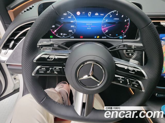 Mercedes-Benz E-Class 2026 — photo 12
