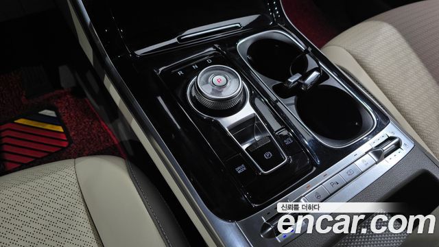 Kia Canival 2023 — photo 9