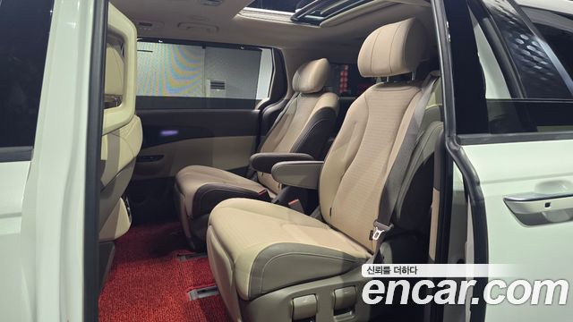 Kia Canival 2023 — photo 12
