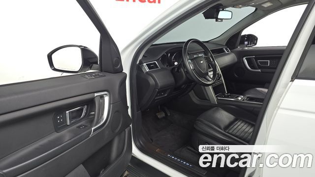 Land Rover Discovery Sport 2017 — photo 10