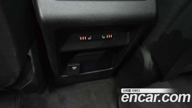 Land Rover Discovery Sport 2017 — photo 19
