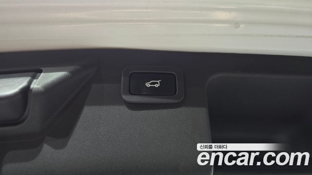 Land Rover Discovery Sport 2017 — photo 20